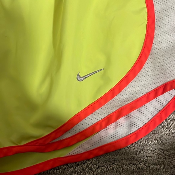 Nike Running Shorts - Picture 4 of 4
